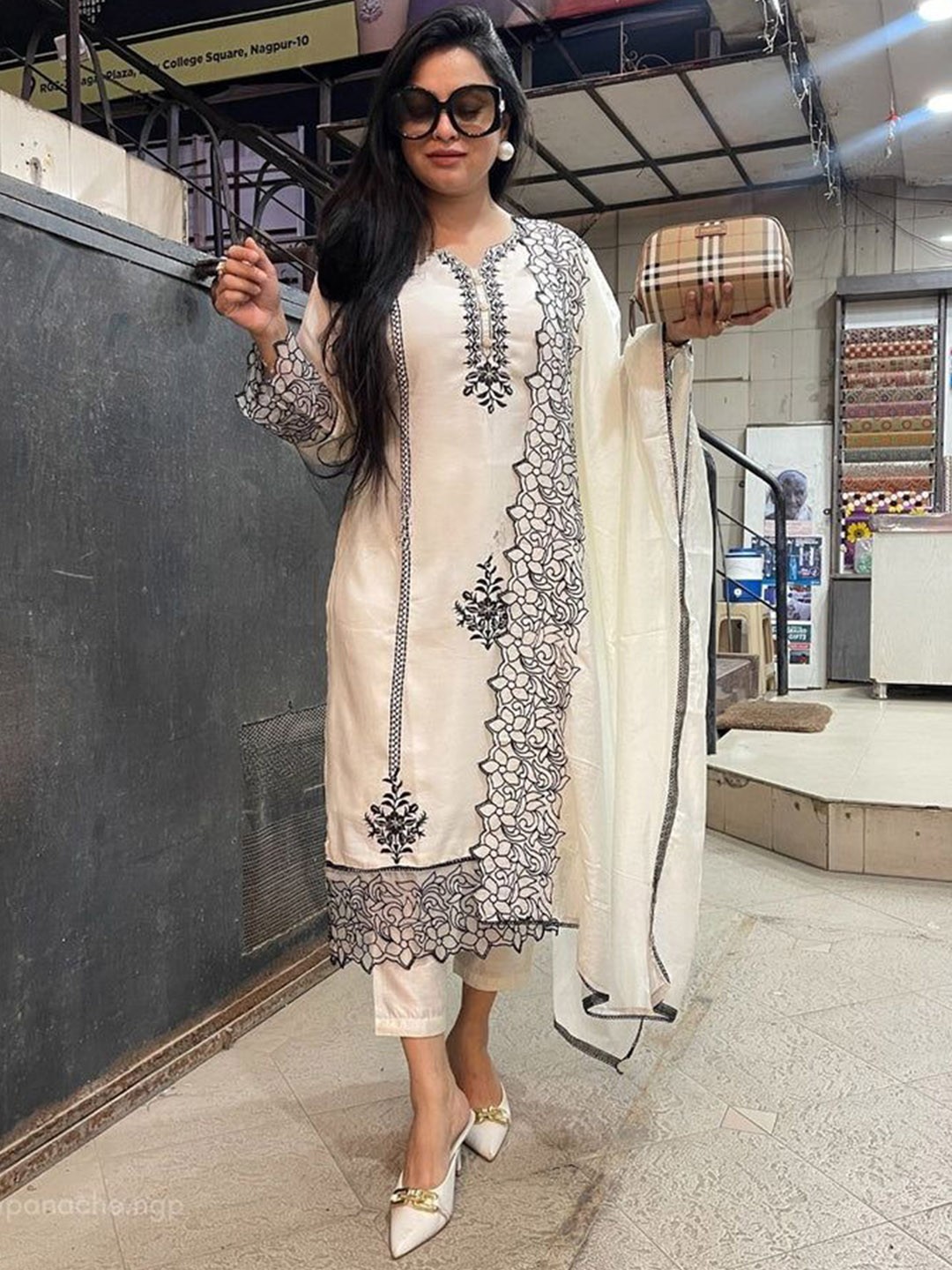 

Bought First Floral Emroidered Notch Neck Straight Kurta With Trousers & Dupatta, White