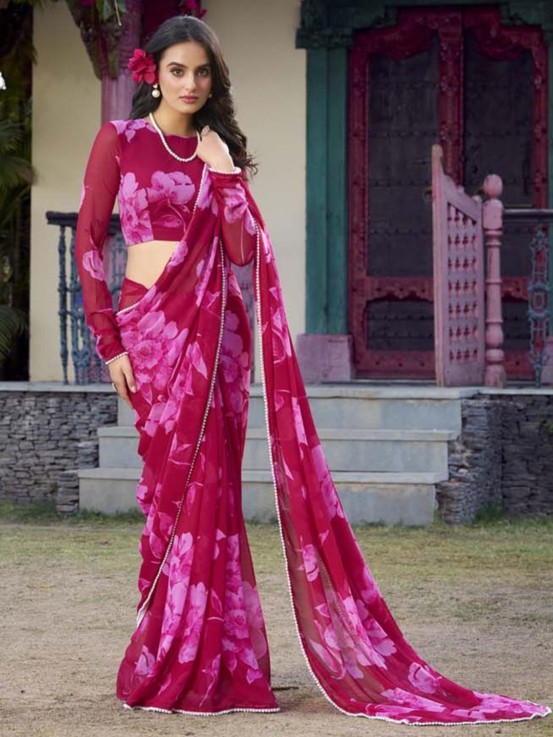 

MADHAVPRIYA Indie Florals Printed Woven Design Saree, Pink