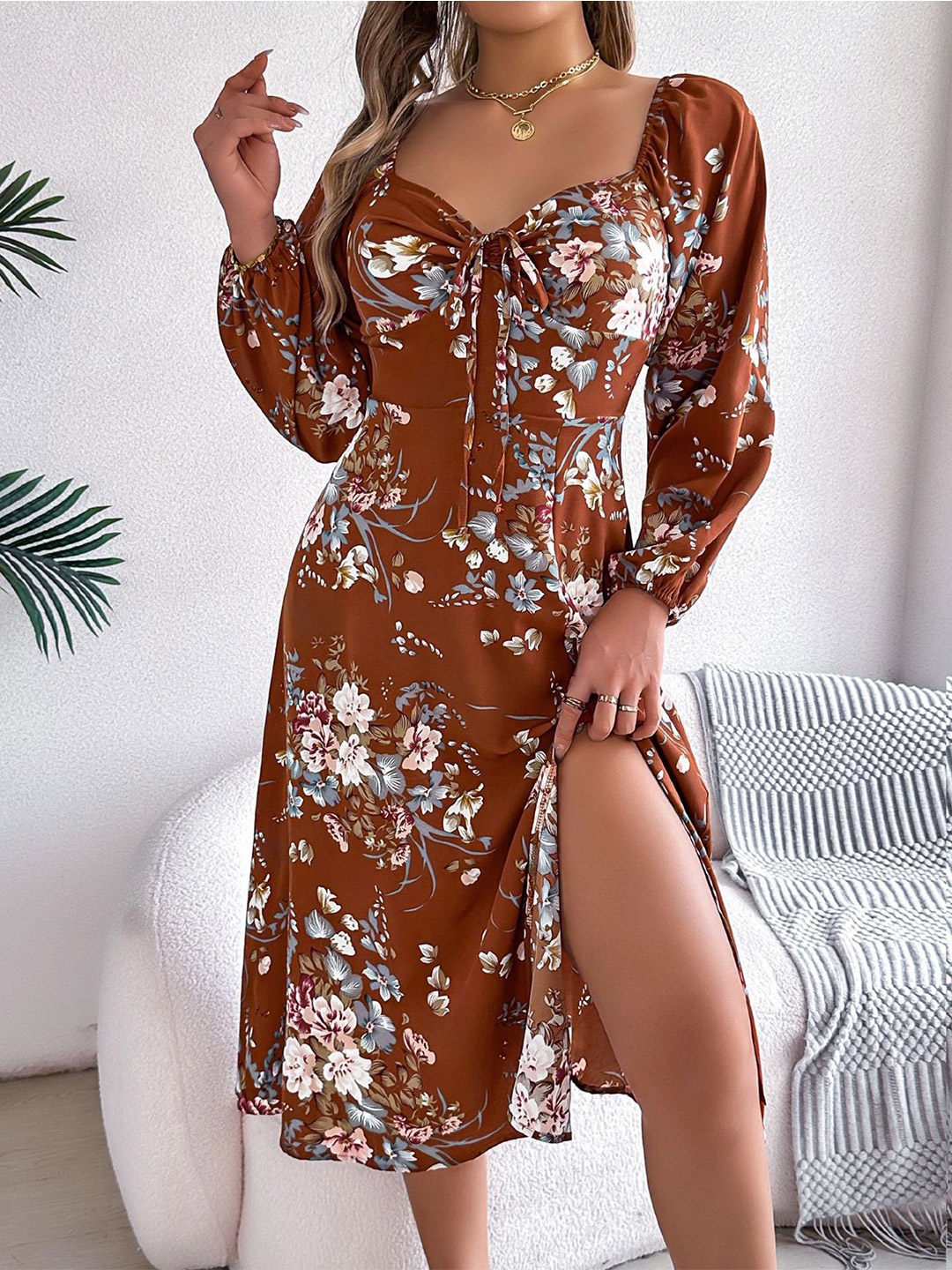 

StyleCast x Revolte Women Floral Print Sweetheart Neck Puff Sleeves Sheath Midi Dress, Brown