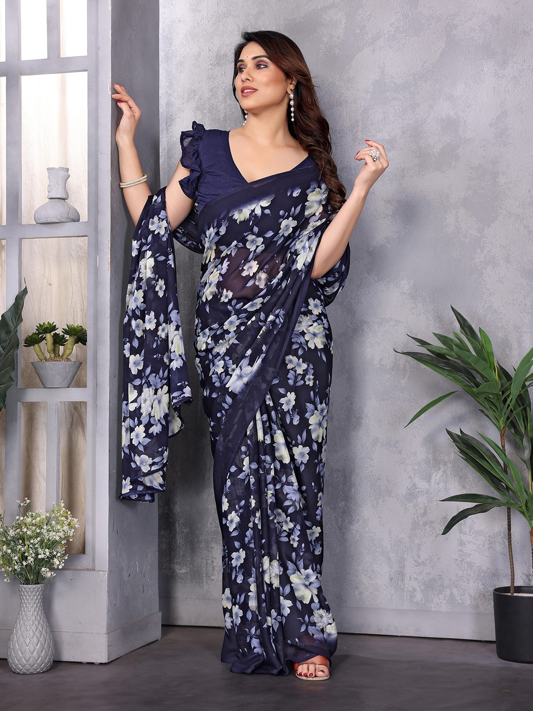

Nirmohi Fashion Floral Poly Georgette Saree, Navy blue
