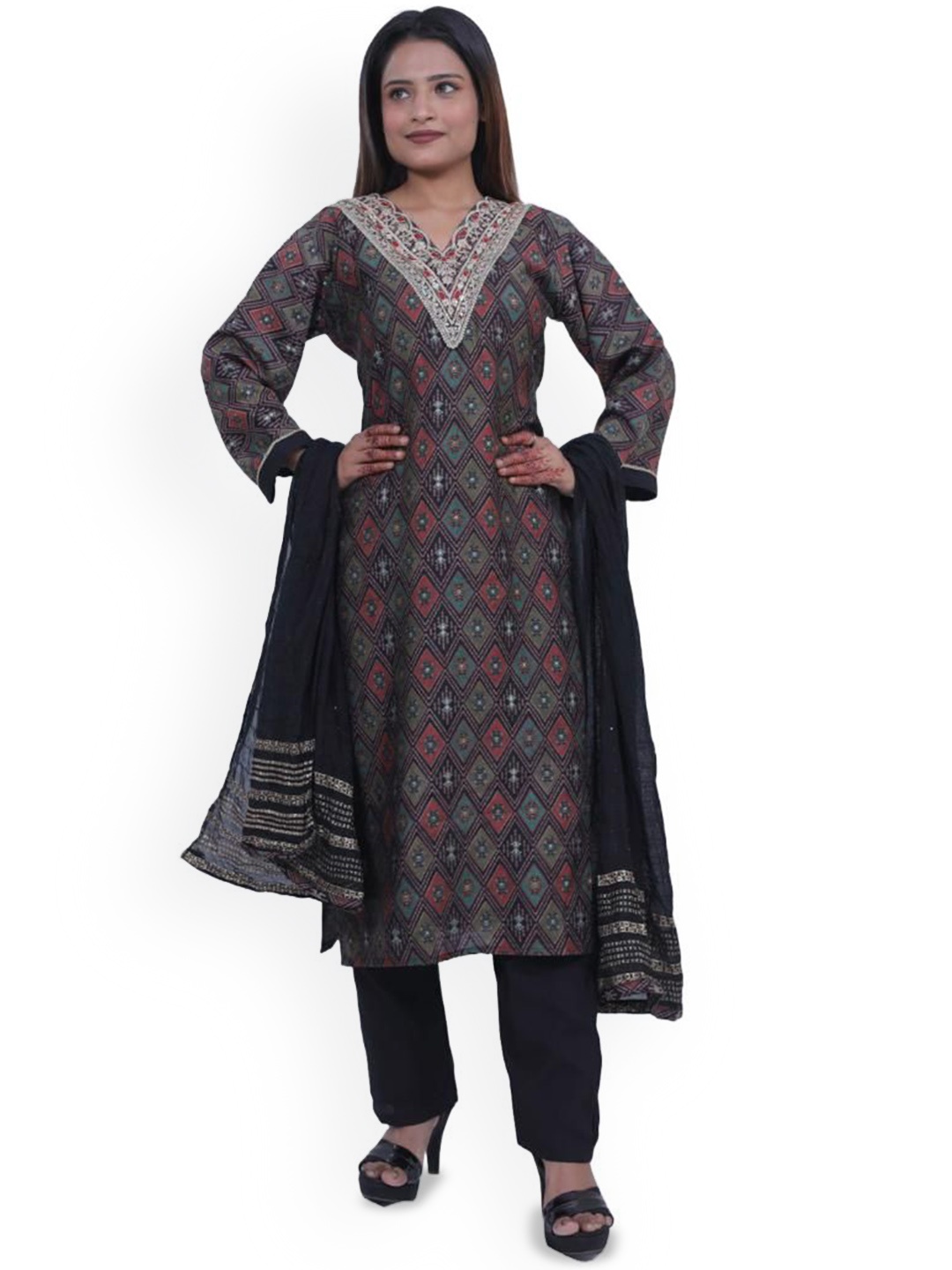 

Wavy Collection Ethnic Motifs Embroidered Straight Pure Silk Kurta, Black