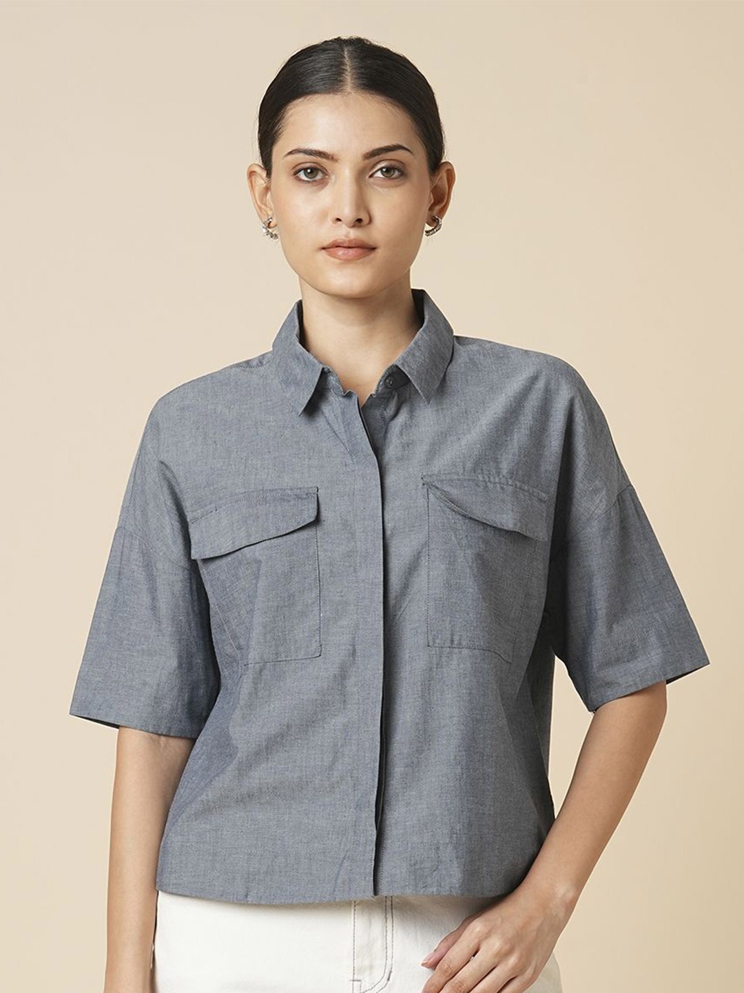 

Chemistry Women Oversized Fit Spread Collar Solid Cotton Casual Shirt, Grey