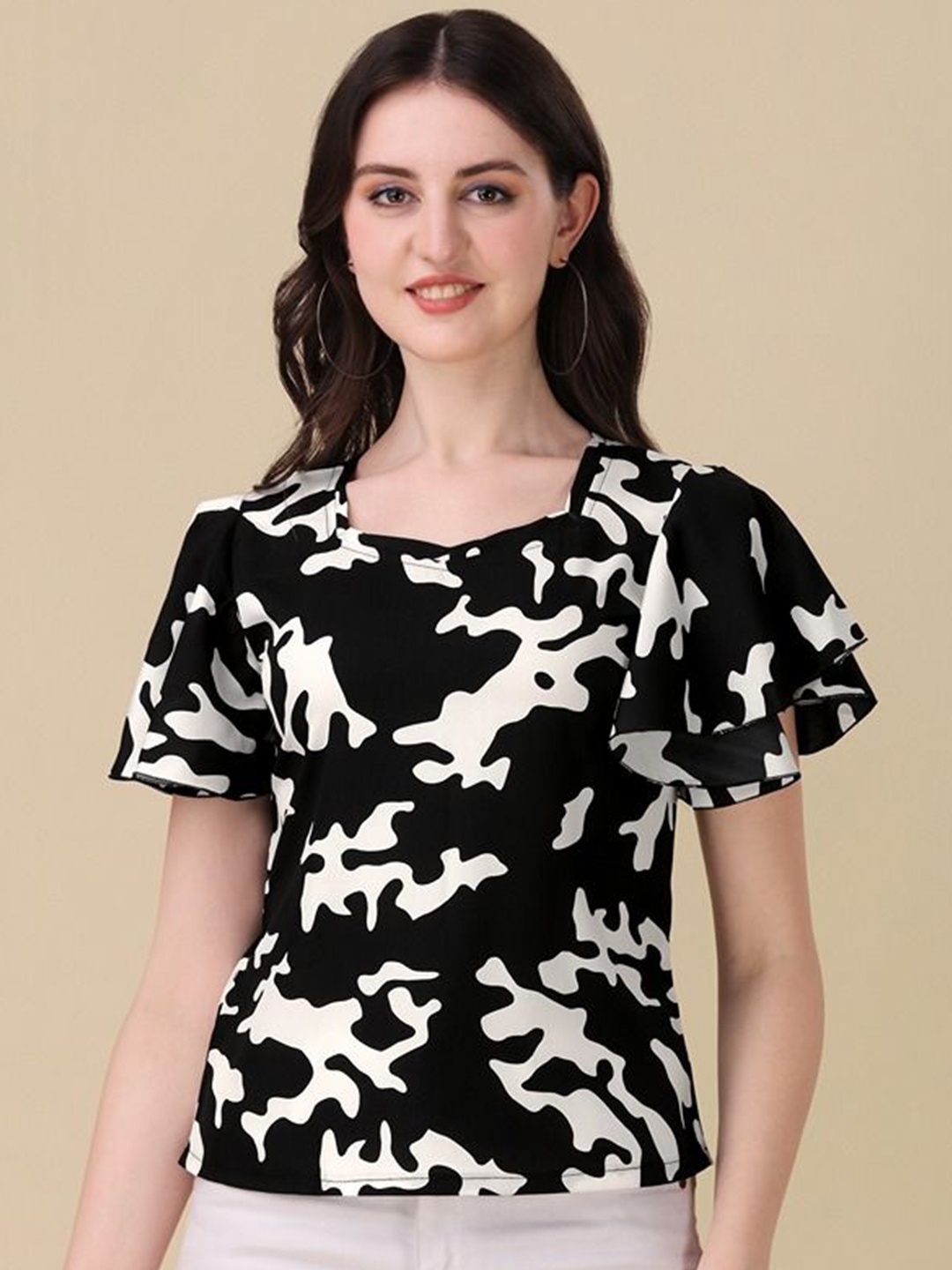 

De La Moda Women Print Flared Sleeve Sweetheart Neck Top, Black
