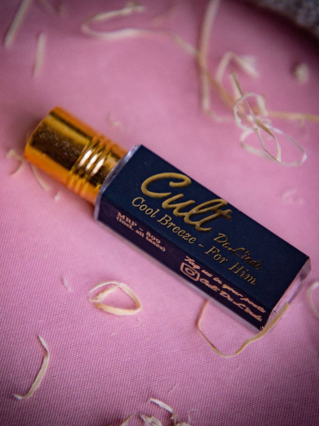 

Cult De L'inde Men Cool Breeze Long Lasting & Alcohol Free Roll On Attar - 10 ml, Black