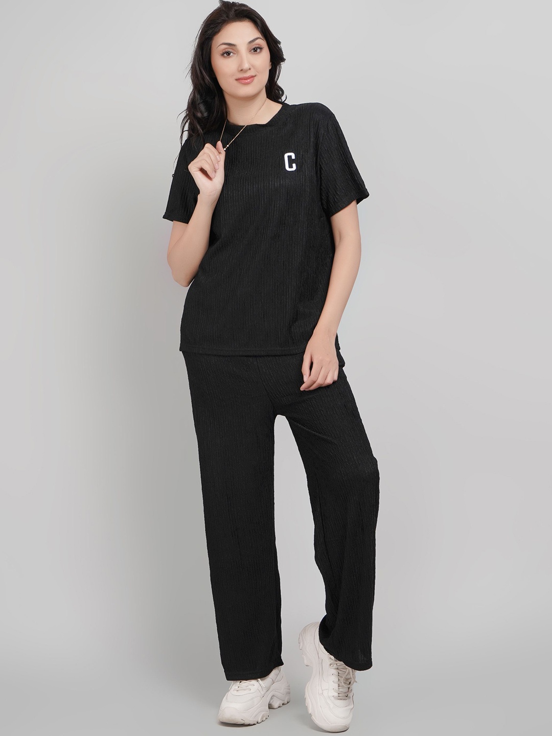 

Lugo Printed Round Neck T-shirt With Trousers, Black