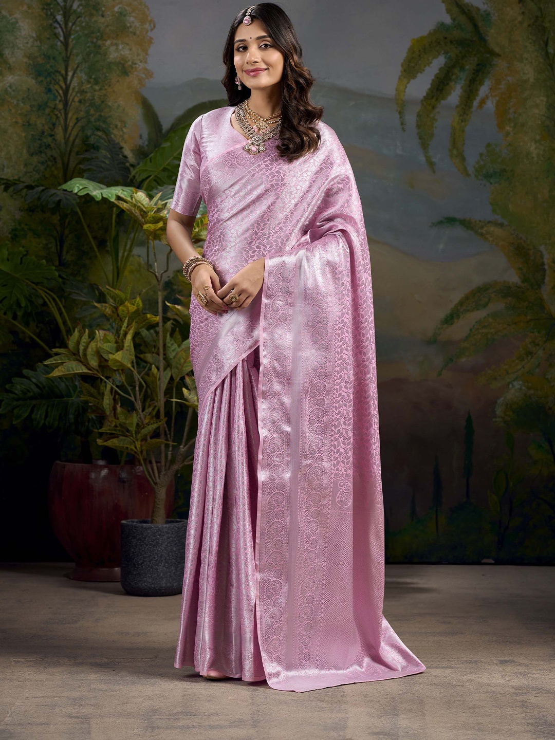 

MADHAVPRIYA Silk Blend Kanjeevaram Saree, Pink