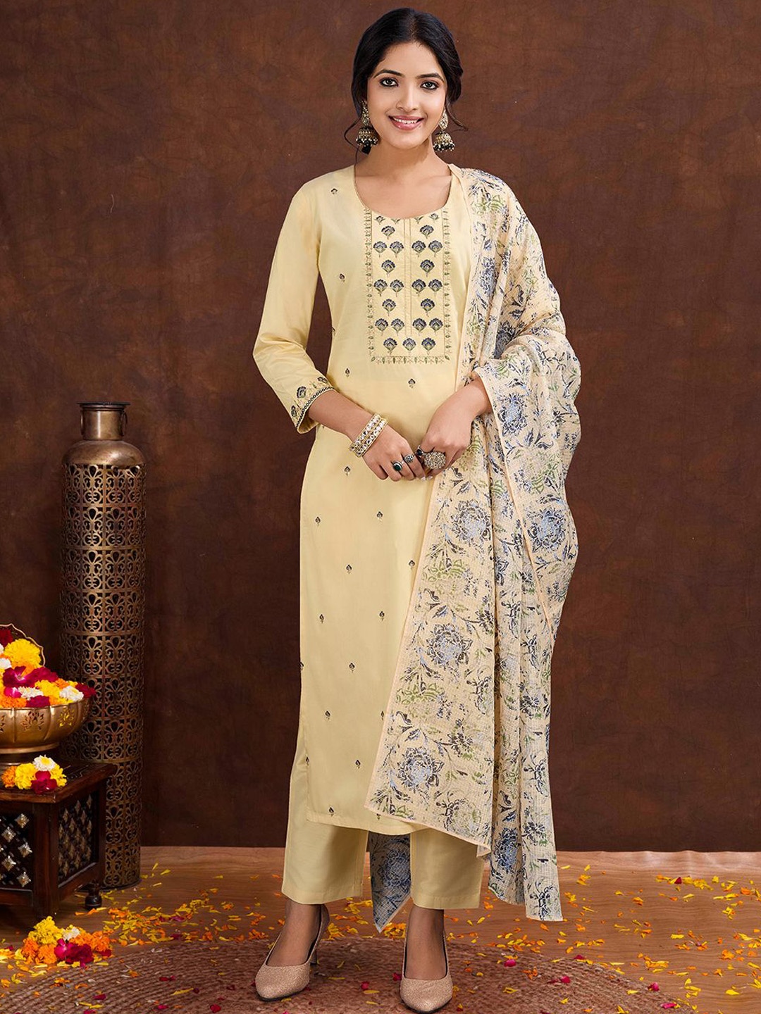 

SUAAC Floral Embroidered Straight Kurta With Trousers And Dupatta, Yellow