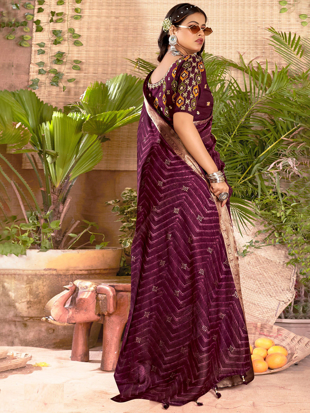 

MAHALASA Ethnic Motifs Embroidered Saree, Purple