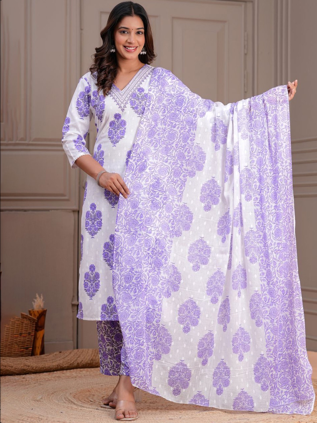 

SINGNI Floral Printed V-Neck Pure Cotton Straight Kurta With Trousers & Dupatta, White