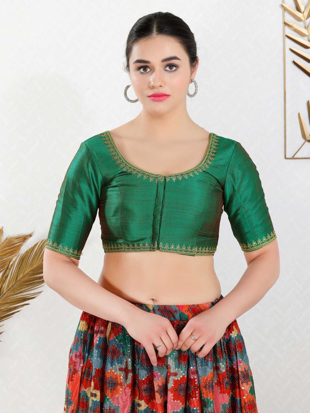 

VAMAS - THE DESIGNER BLOUSES Women Round Neck Padded Saree Blouse, Green