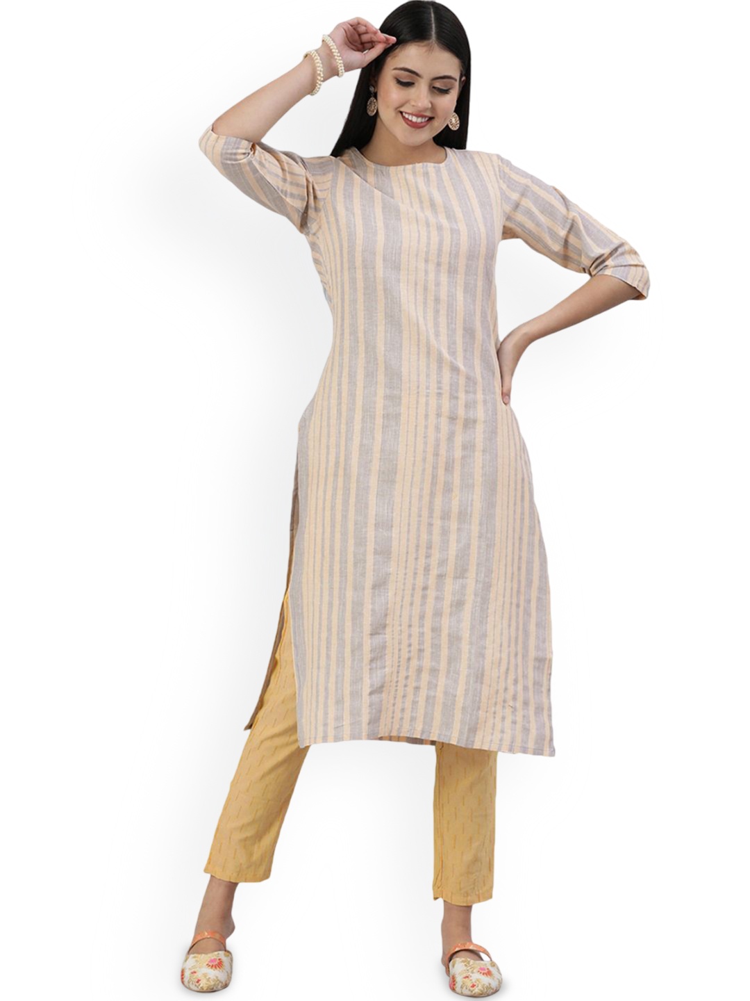 

DIVASTRI Striped Round Neck Cotton Straight Kurta, Beige