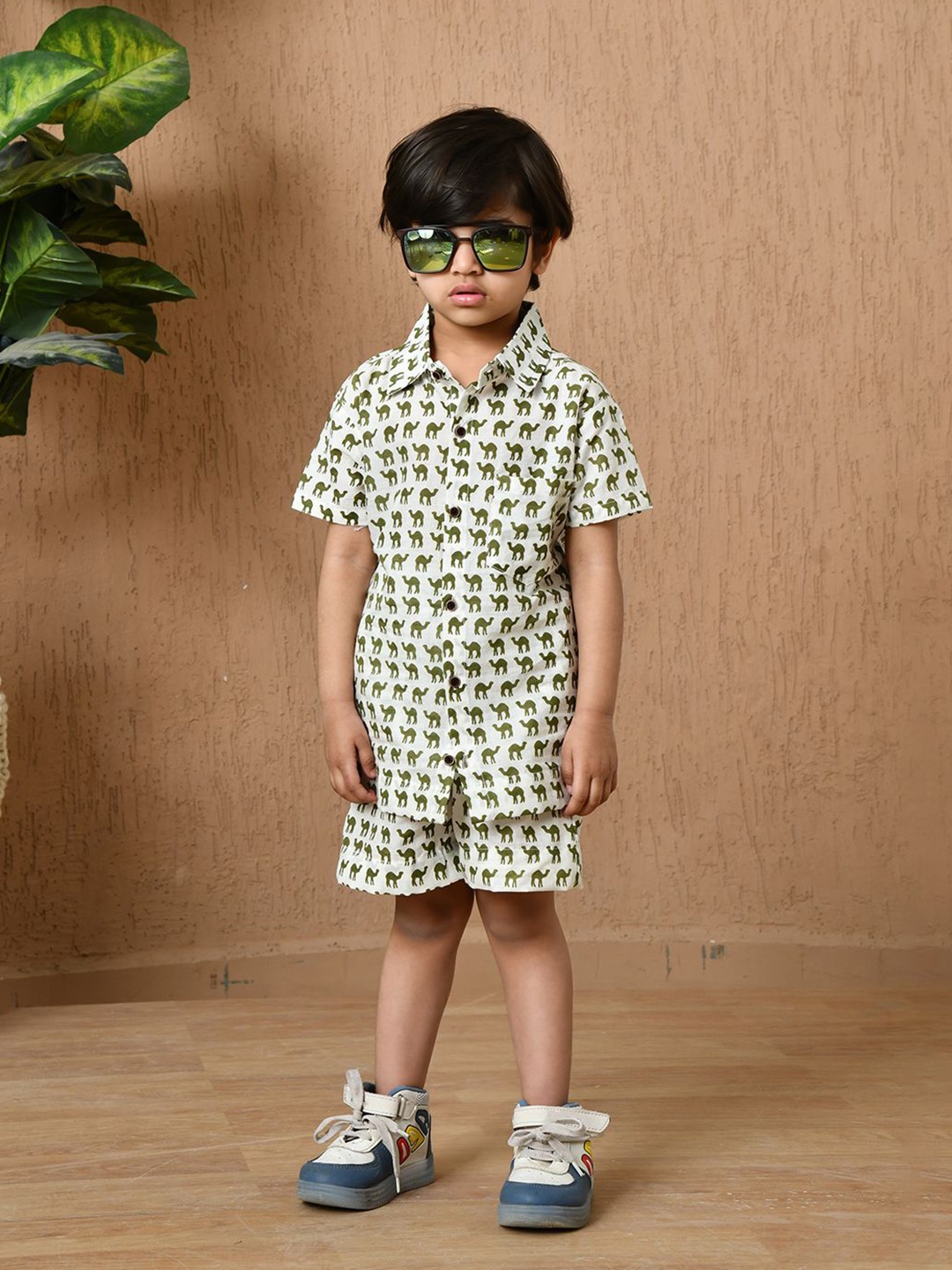

BAESD Boys Printed Short Sleeves Pure Cotton Shirt With Shorts, White