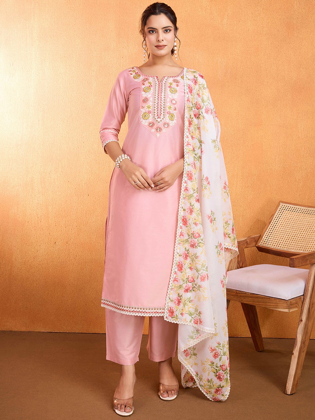 

SUAAC Floral Embroidered Straight Kurta With Trousers And Dupatta, Pink