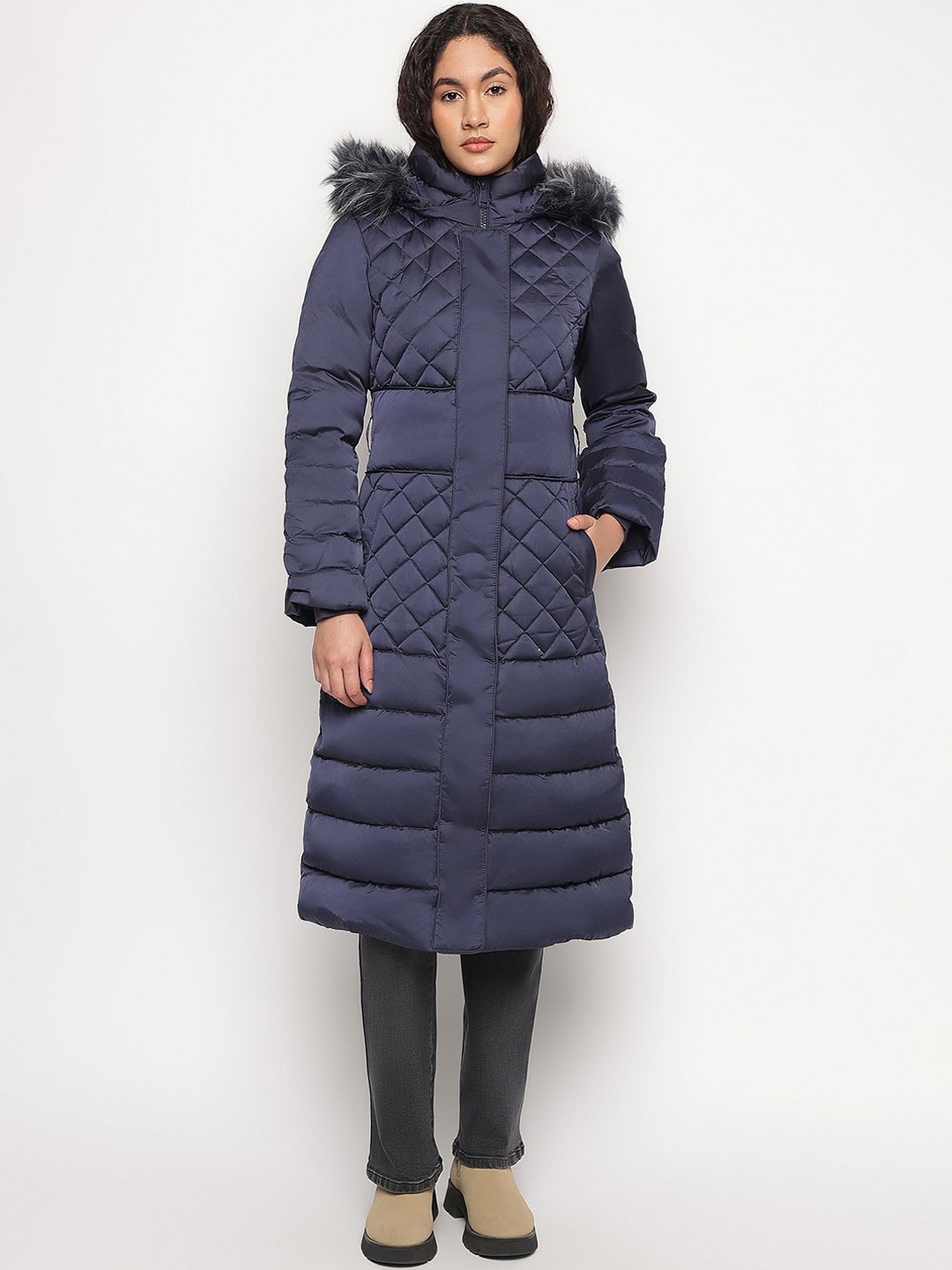 

GUESS Women Hooded Solid Cotton Casual Puffer Jacket, Blue
