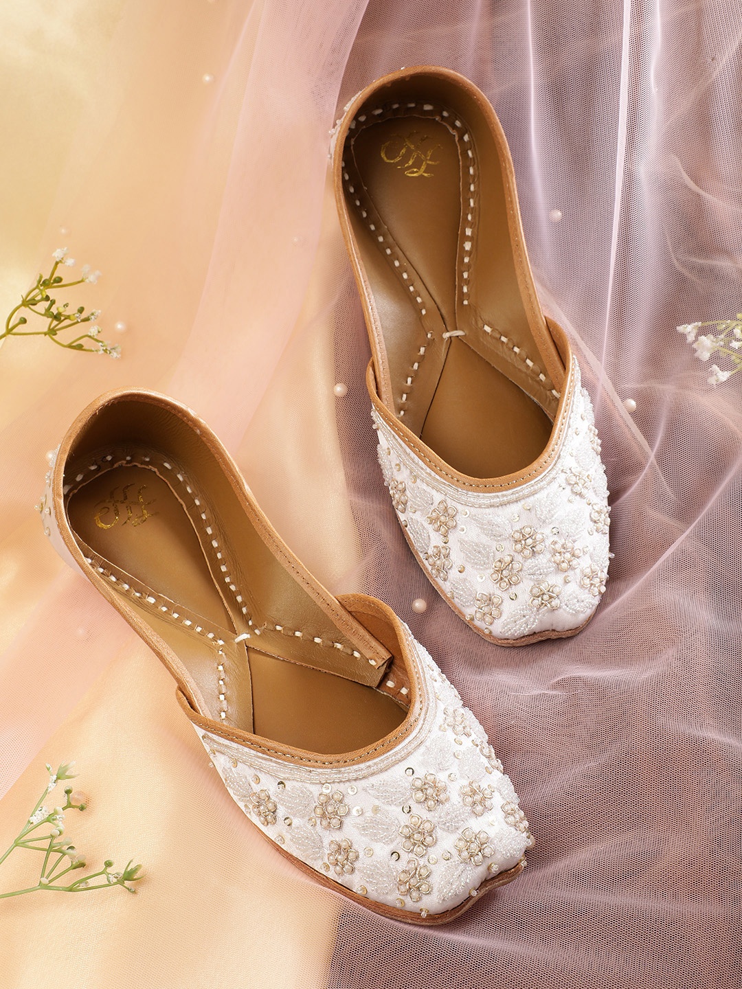 

House of Pataudi Embellished Mojaris, White
