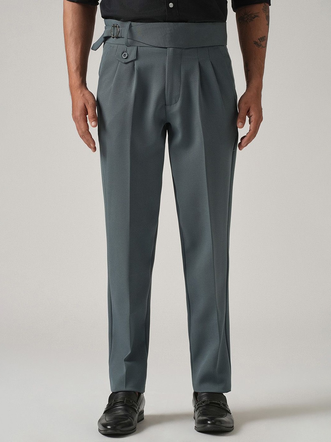 

Banana Club Men Greyish Blue Gurkha Smart Pleated Regular Fit Mid-Rise Trousers, Grey