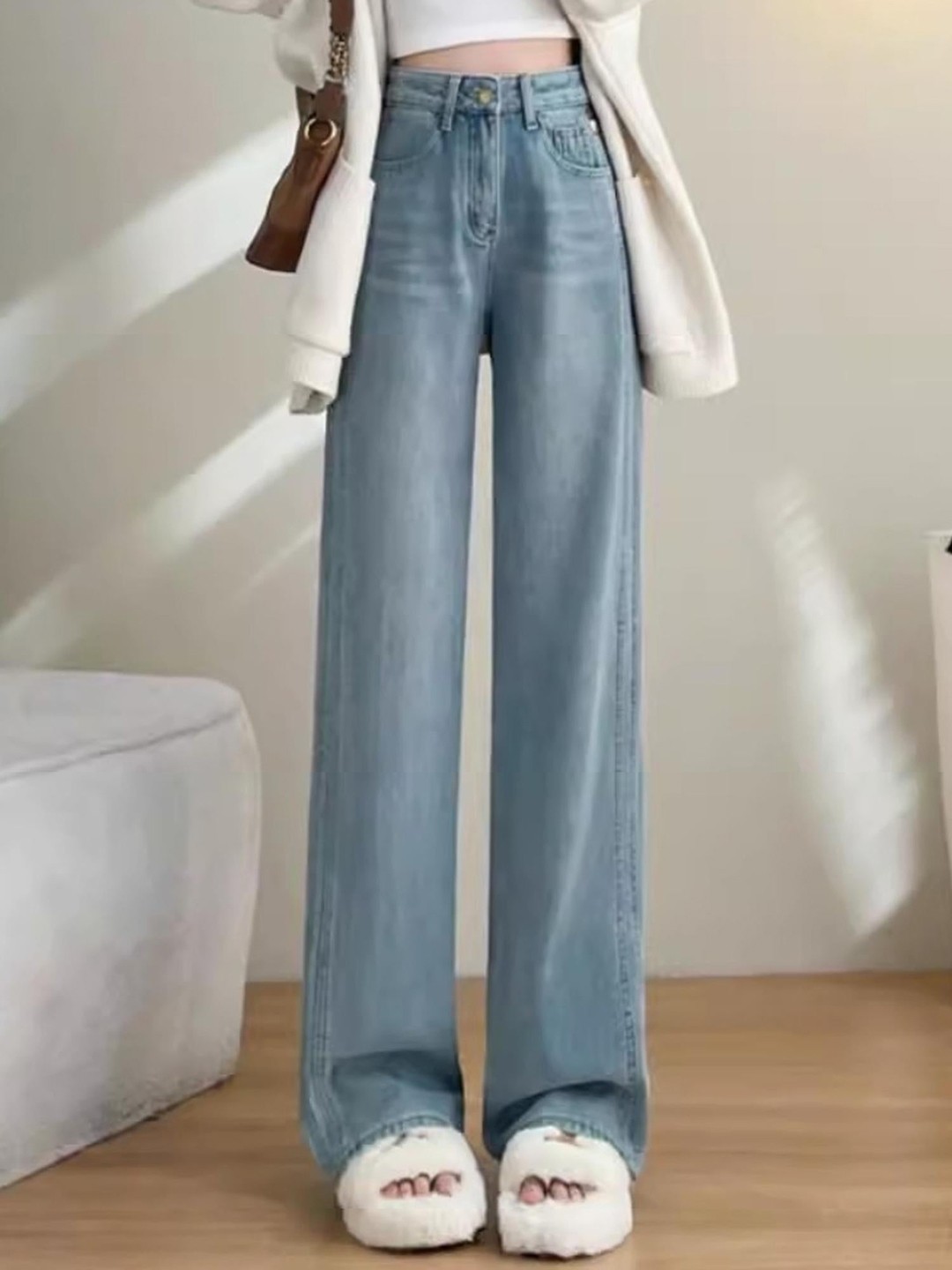 

Outzidr Women Original High-Rise Clean Look Light Fade Straight Fit Jeans, Blue
