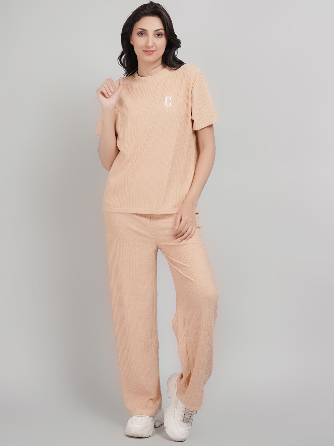 

Lugo Solid Round Neck T-Shirt With Trousers, Beige