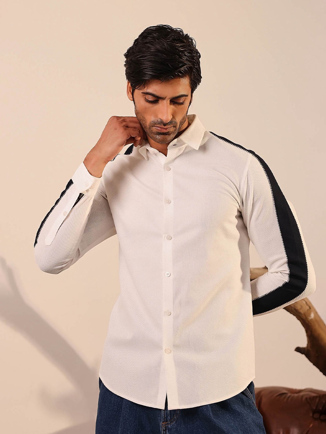 

ABKASA Men Classic Slim Fit Spread Collar Solid Cotton Casual Shirt, White