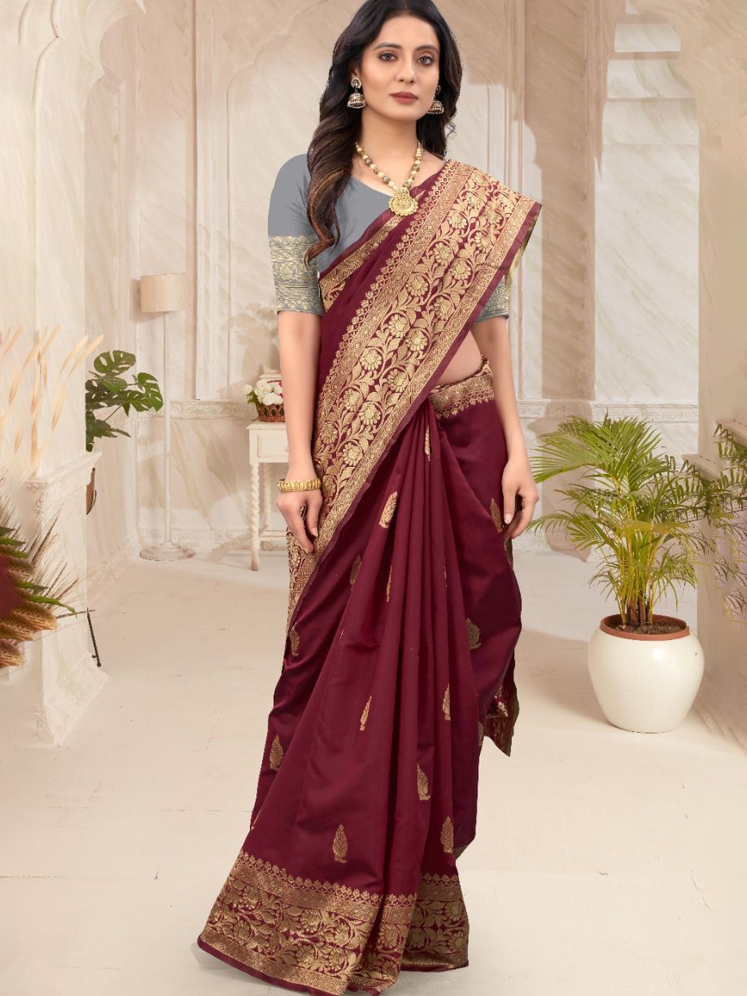 

PAYAL CREATION Woven Design Zari Banarasi Saree, Maroon