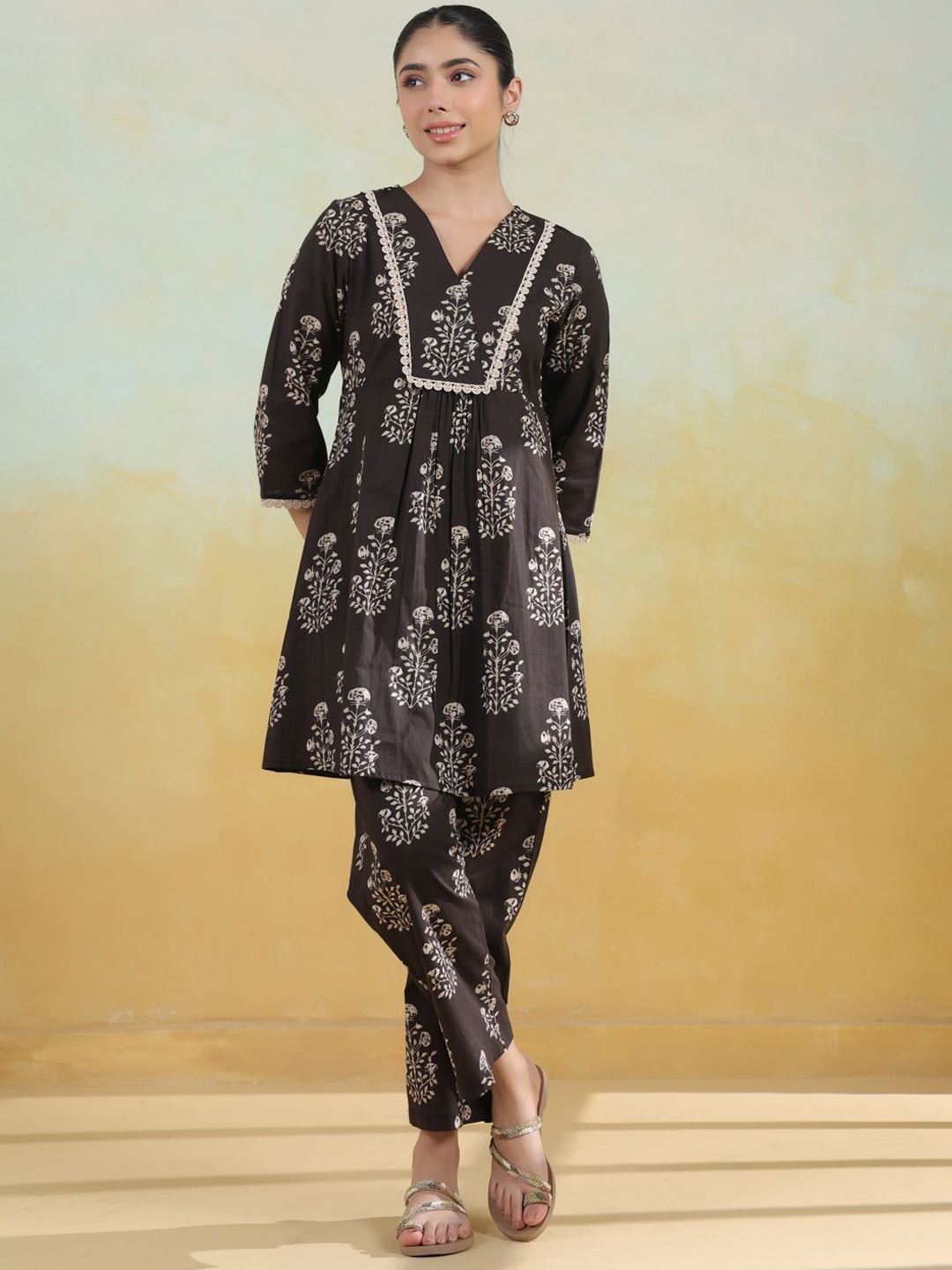 

Anayna Floral Printed V-Neck Pure Cotton Tunic & Trouser, Black