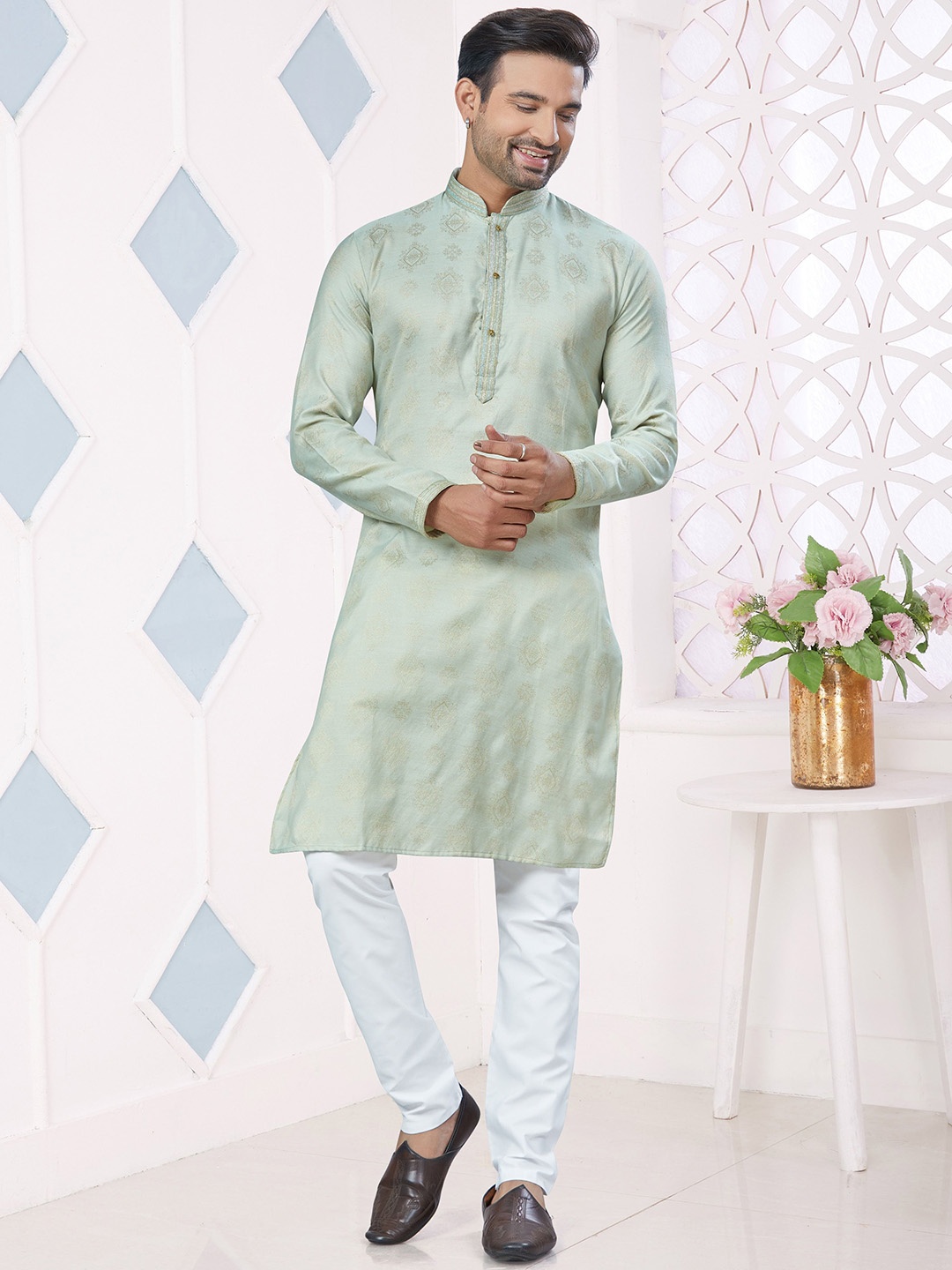 

OUTLUK Ethnic Motifs Woven Design Mandarin Collar Jacquard Straight Kurta, Green