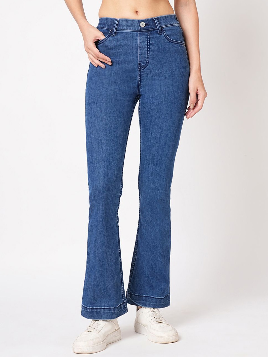 

Kraus Jeans Women Flared High-Rise Light Fade Jeans, Blue