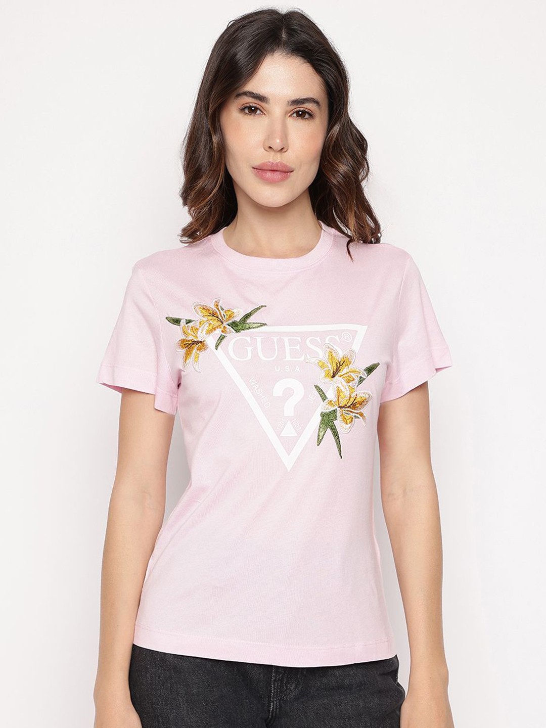 

GUESS Women Floral Printed Round Neck Cotton T-shirt, Pink