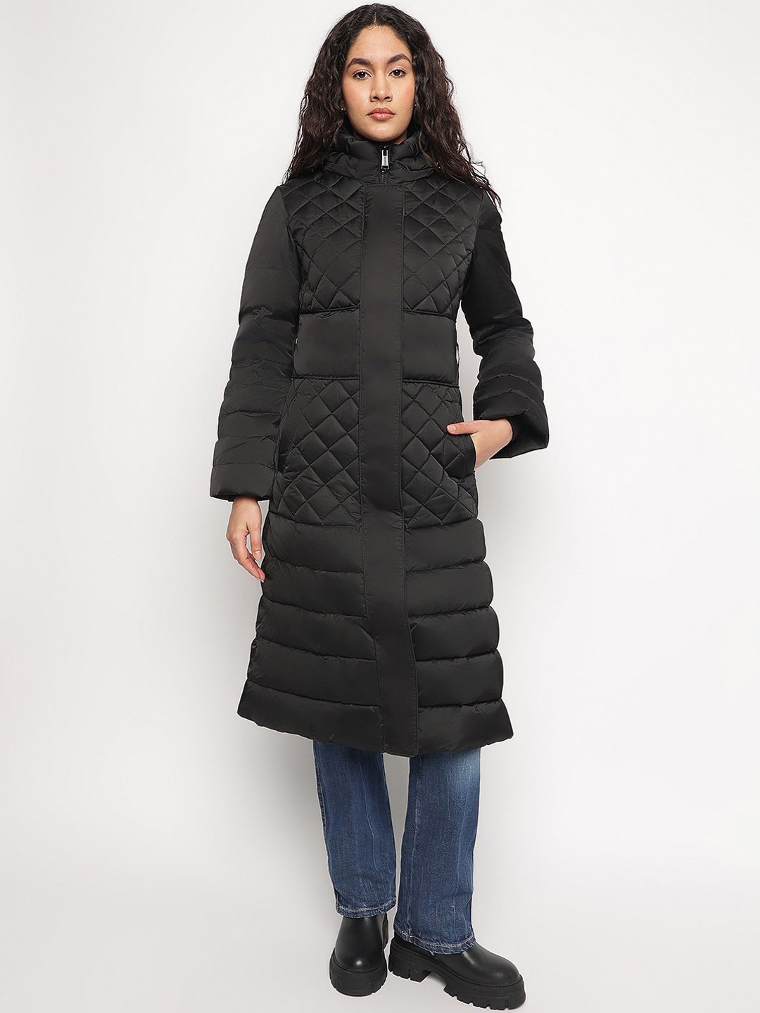 

GUESS Women Hooded Solid Cotton Casual Puffer Jacket, Black