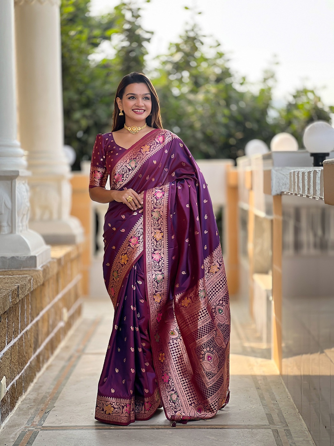 

VEECHIS Woven Design Zari Banarasi Saree, Purple