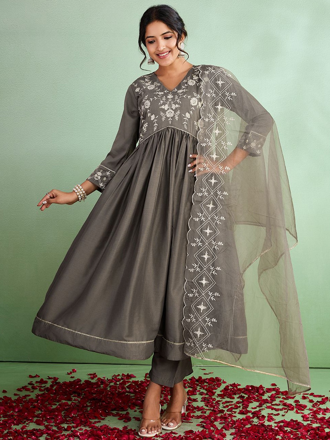 

SUAAC Floral Embroidered Thread Work Anarkali Kurta With Trousers & Dupatta, Grey