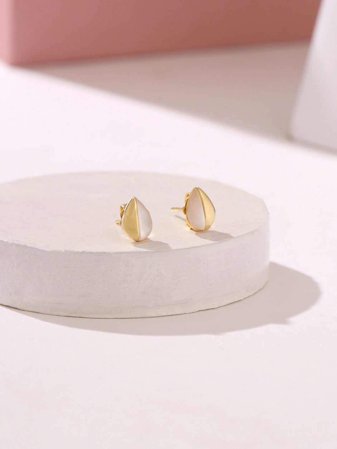 

Kicky And Perky Gold-Plated Contemporary Studs