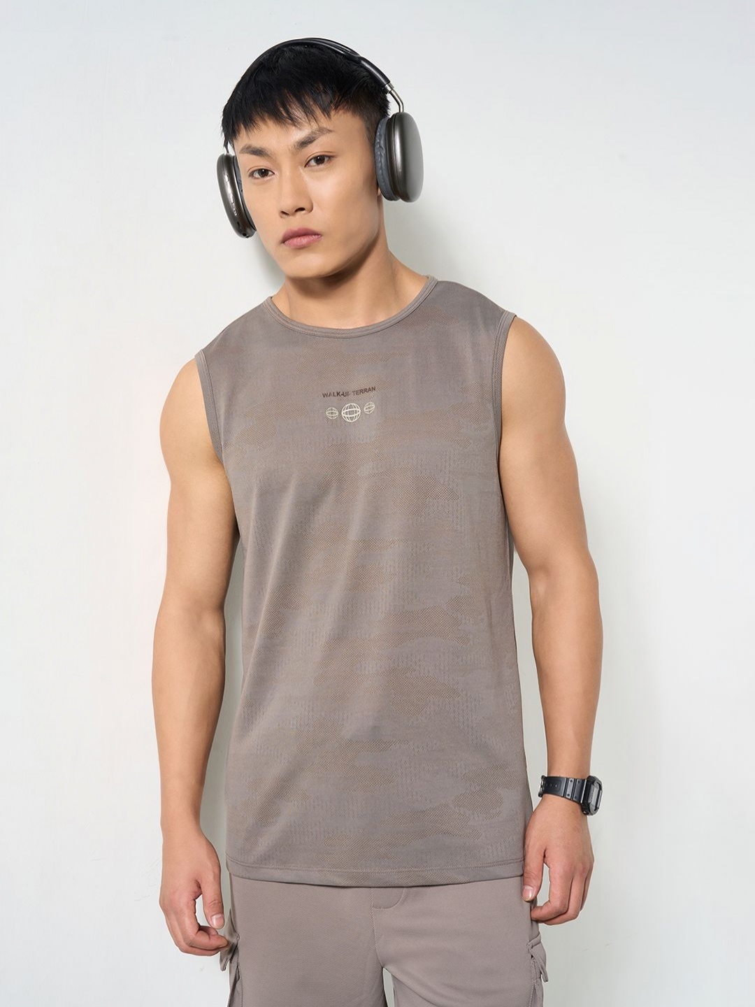 

Ajile by Pantaloons Men Typography Printed Round Neck Cotton Slim Fit T-shirt, Taupe