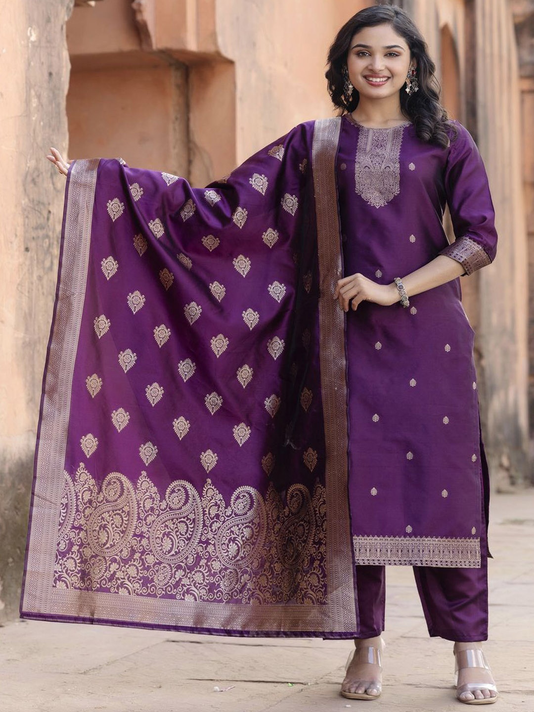 

BLACK SCISSOR Floral Printed Straight Kurta with Trousers & Dupatta, Purple