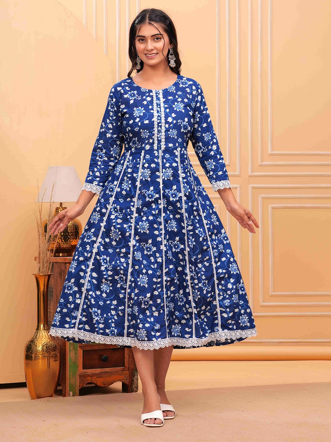 

ALEXEY JAY Floral Printed Lace Work Round Neck Pure Cotton Anarkali Kurta, Blue