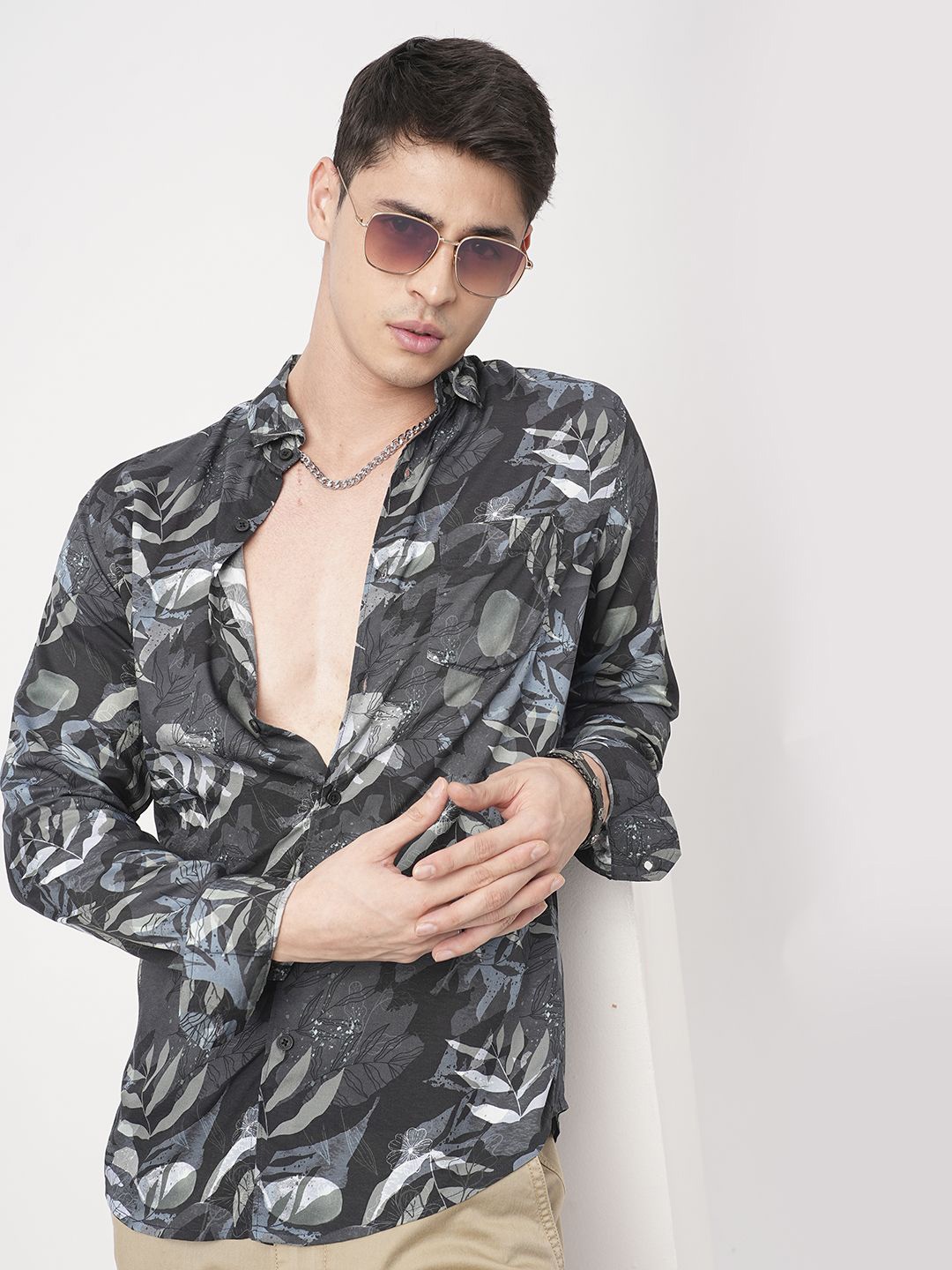 

VASTRADO Men Classic Slim Fit Spread Collar Floral Printed Casual Shirt, Grey
