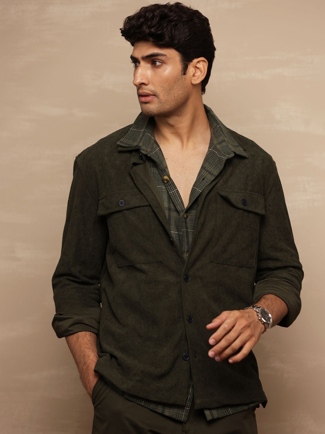 

Uncluttered Closet Men Relaxed Textured Oversized Casual Shirt, Olive