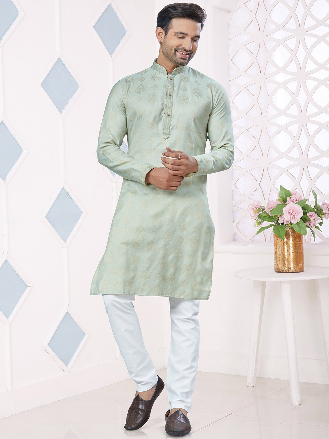 

OUTLUK Woven Design Mandarin Collar Art Silk Jacquard Kurta With Pyjamas, Green