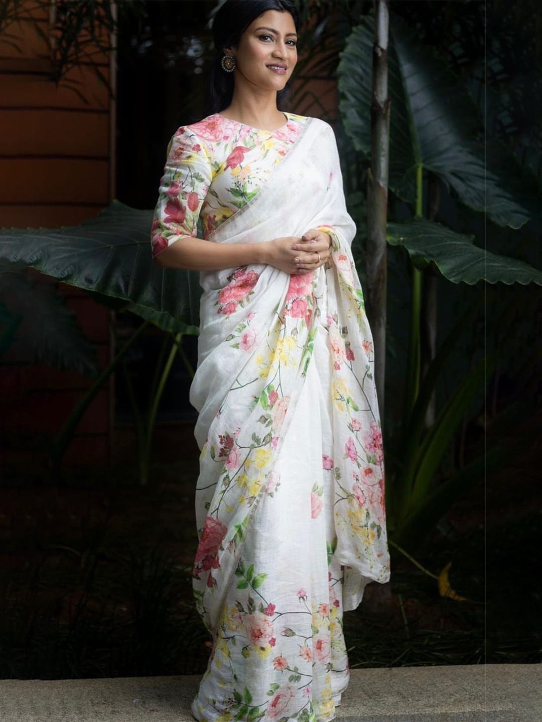 

Nimidiya Floral Printed Pure Cotton Saree, White