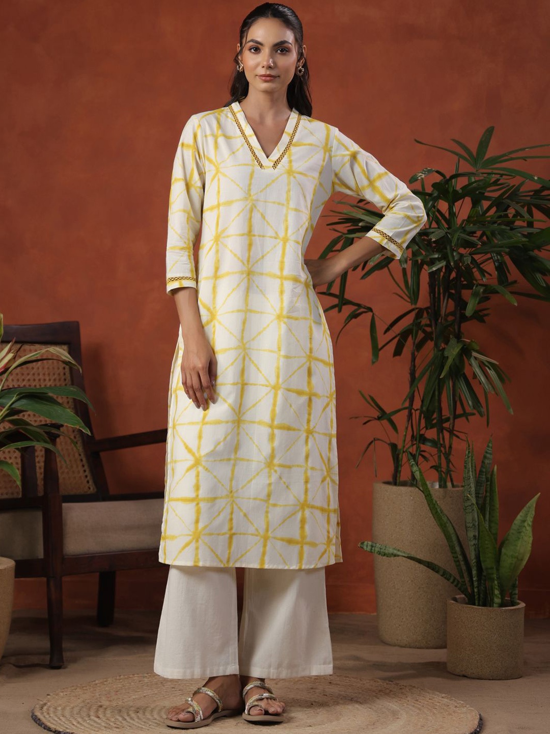 

anayna Geometric Printed V-Neck Screen Print Cotton Straight Kurta, White