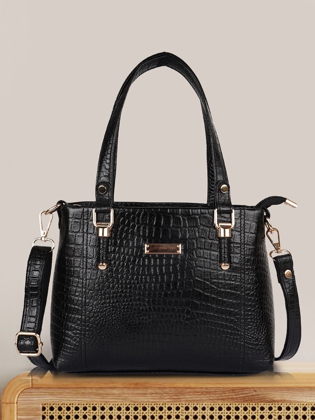 

SPOTIC Women Textured Shopper Leather Shoulder Bag, Black