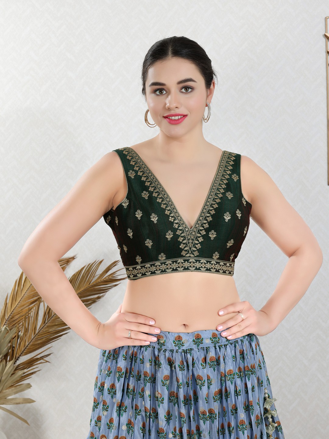 

VAMAS - THE DESIGNER BLOUSES Women V-Neck Padded Saree Blouse, Green