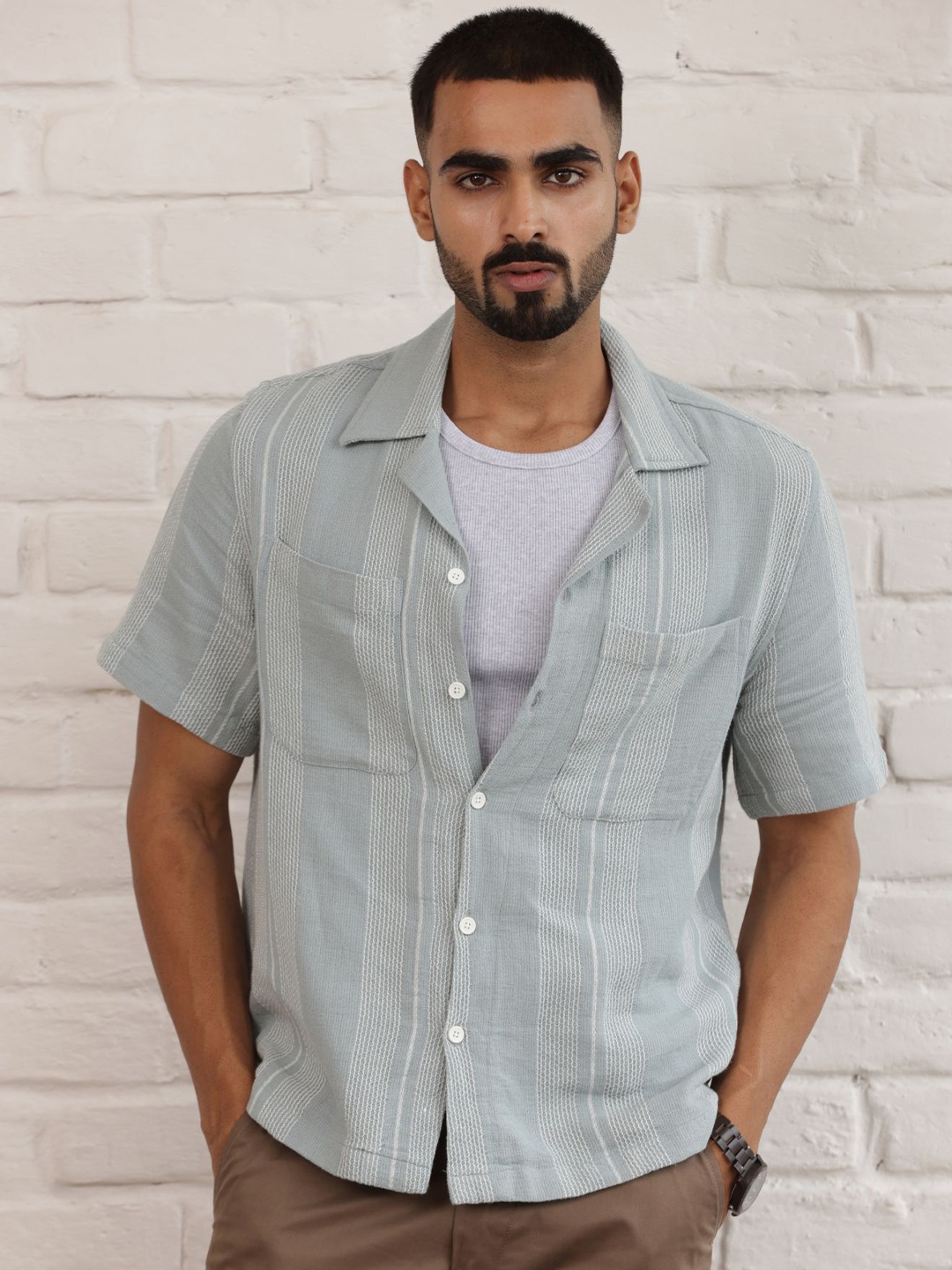 

Uncluttered Closet Men Relaxed Boxy Fit Club Collar Vertical Striped Cotton Casual Shirt, Grey