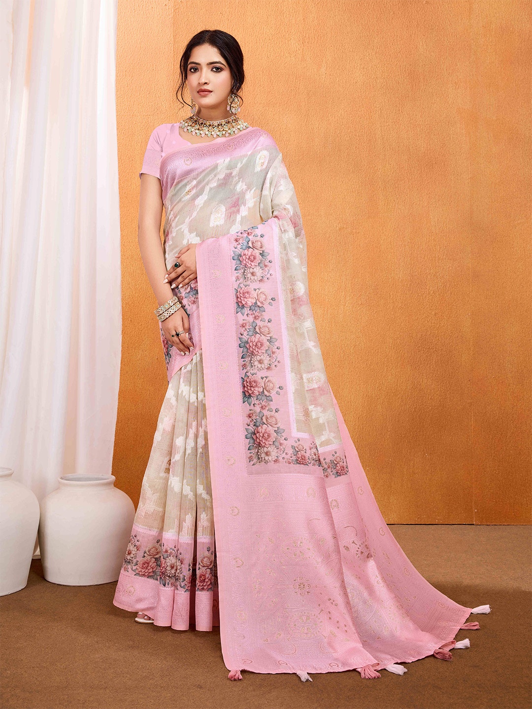 

Rekha Maniyar Woven Design Zari Pure Cotton Banarasi Saree, White