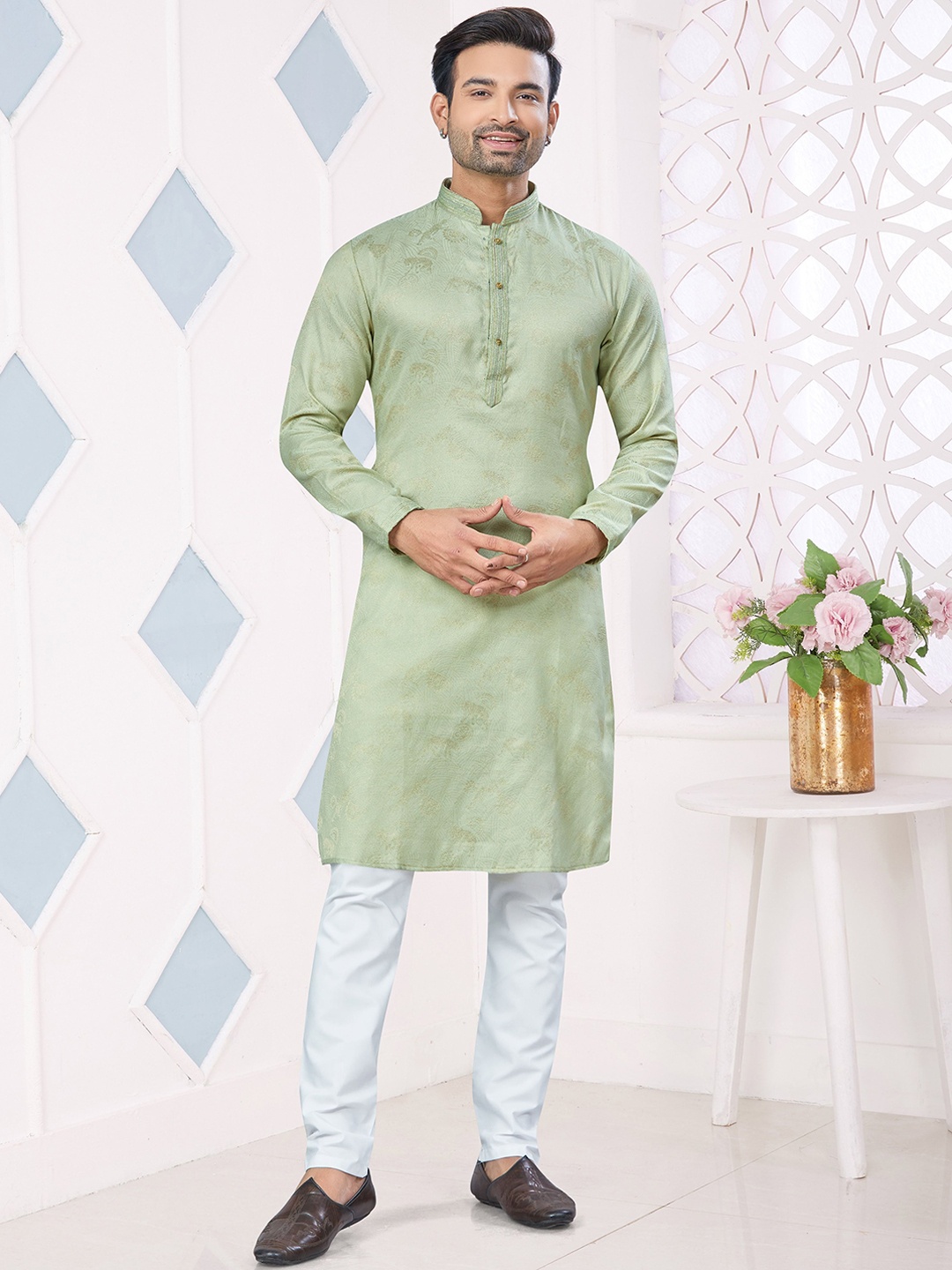 

OUTLUK Ethnic Motifs Woven Design Mandarin Collar Jacquard Straight Kurta, Green