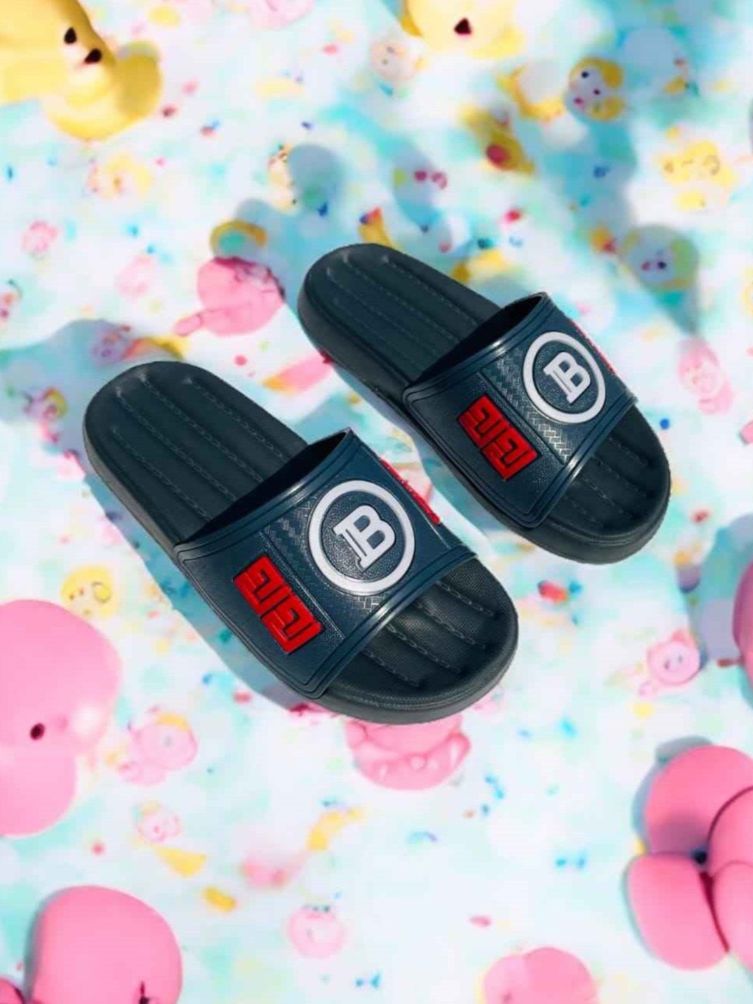 

FABBMATE Boys Printed Slip-On Flip Flops, Grey