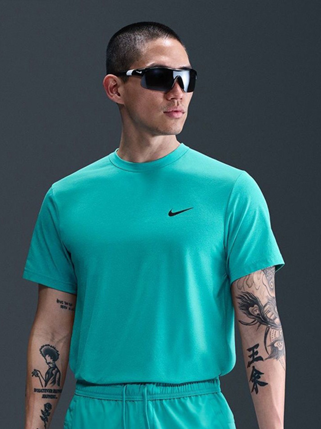 

Nike Dri-FIT UV Hyverse Men's Short-Sleeve Fitness Top, Green