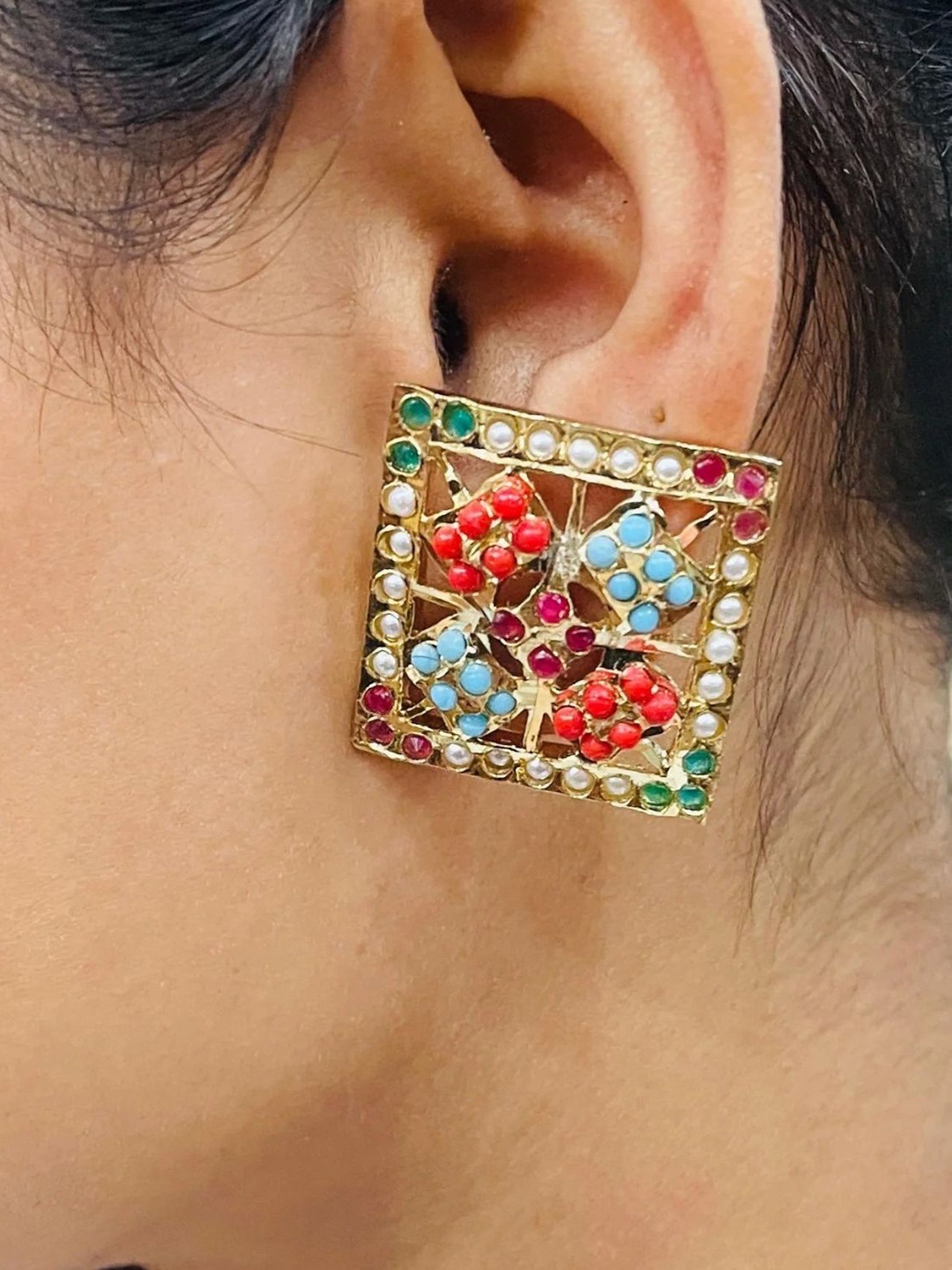 

QUEENS JEWELS Gold-Plated Artificial Stones Studded Square Shaped Studs