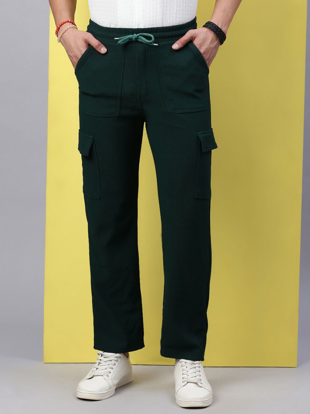 

VOXATI Men Relaxed Fit Corduroy Cargos, Green