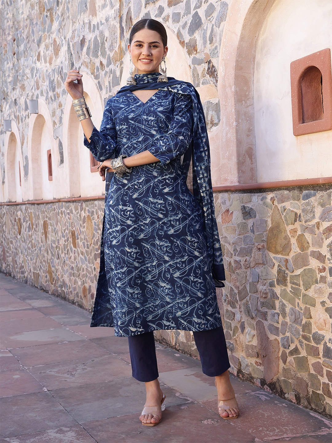 

Taavi Abstract Printed Pure Cotton Straight Kurta with Trouser & Dupatta, Blue